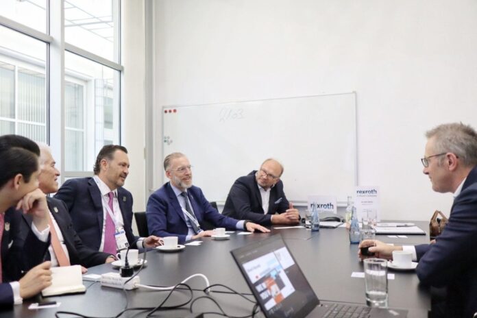 71_273_36396_968555550_01_06_ACERCAMIENTO_BOSCH_02