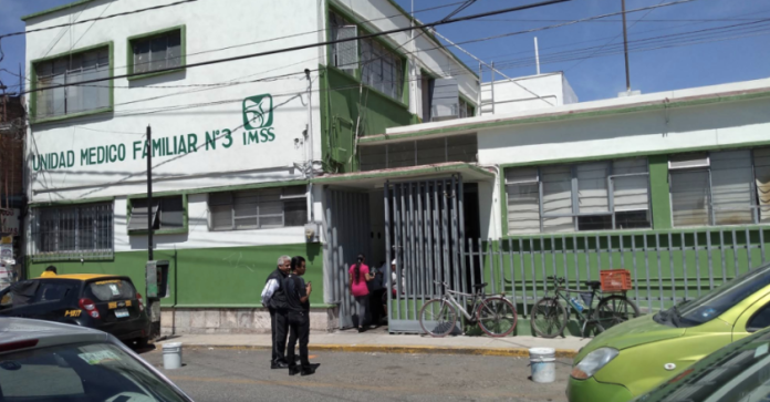 Robo armado IMSS