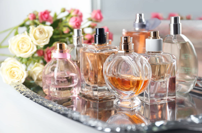 Paquetes explosivos ocultos en perfumes