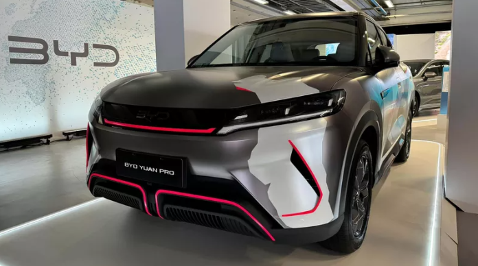 BYD se convierte en el líder global de vehículos eléctricos en 2024