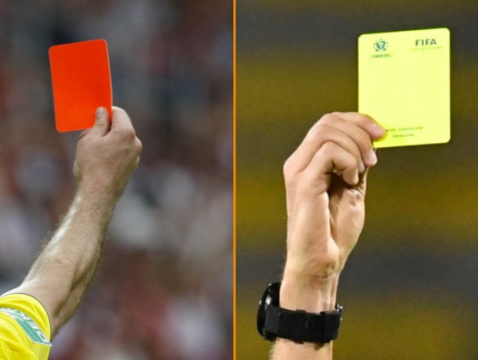 Tarjetas amarillas y rojas de árbitros