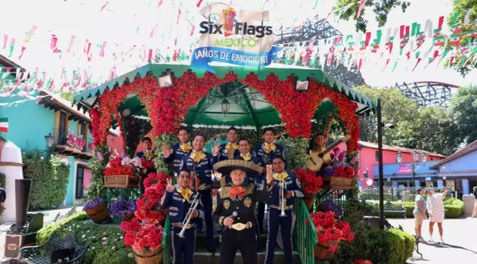 Six Flags México 25 años