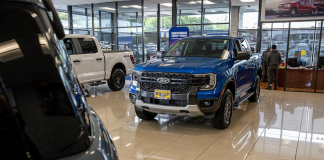 Ford sube precios de autos hechos en México por aranceles