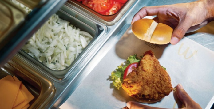 ¿Te gustaría entrar a la cocina de McDonald's? es posible