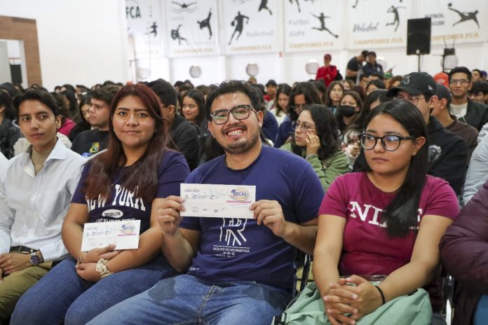 Universitarios a Paso Firme