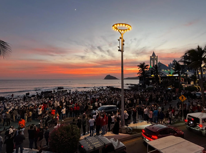 banda de música folclórica más grande