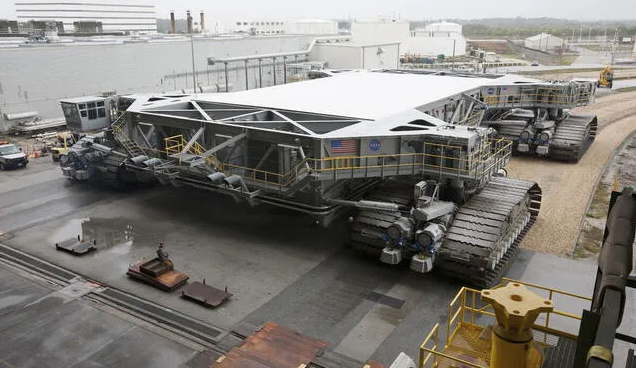 Crawler-Transporter