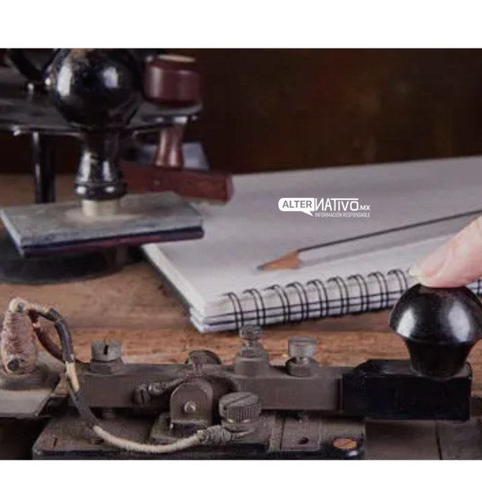 transmite mensajes de texto en código morse