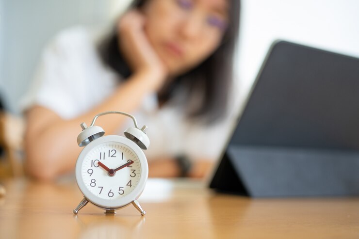 ¿Cuándo cambia la hora en Illinois 2025? Descubre la fecha exacta (9 marzo), la hora del ajuste, cuándo termina (2 noviembre) y por qué se hace.