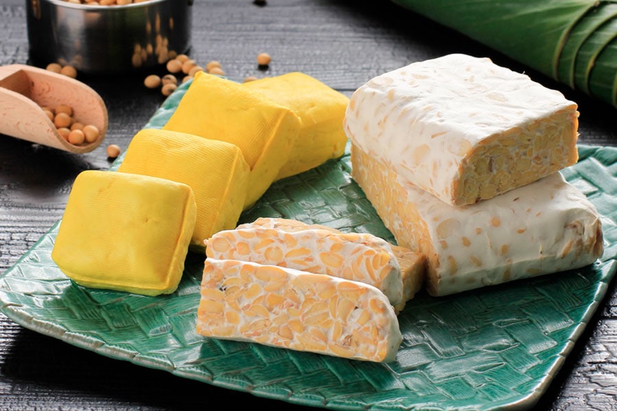 Tofu, tempeh y seitán, excelentes alimentos con proteínas que no son carne, ideales como sustitutos.