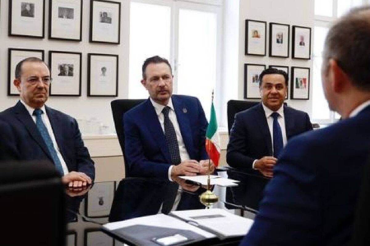 Gráfico de barras mostrando los mejores salarios promedio de presidentes municipales por estado en México.