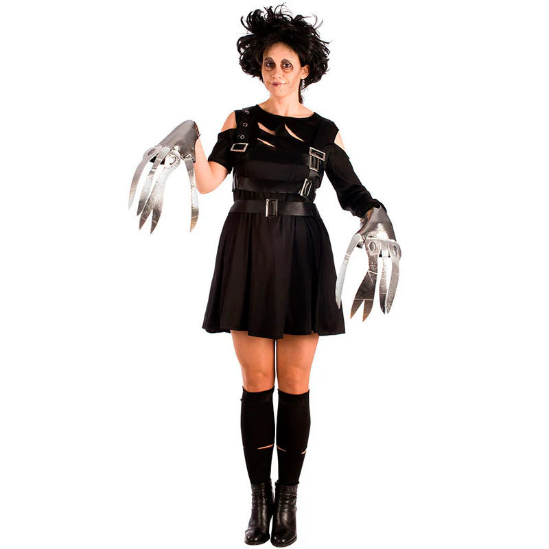 Chica disfrazada de Edward Manos de Tijera, demostrando originalidad en un disfraz de Halloween.