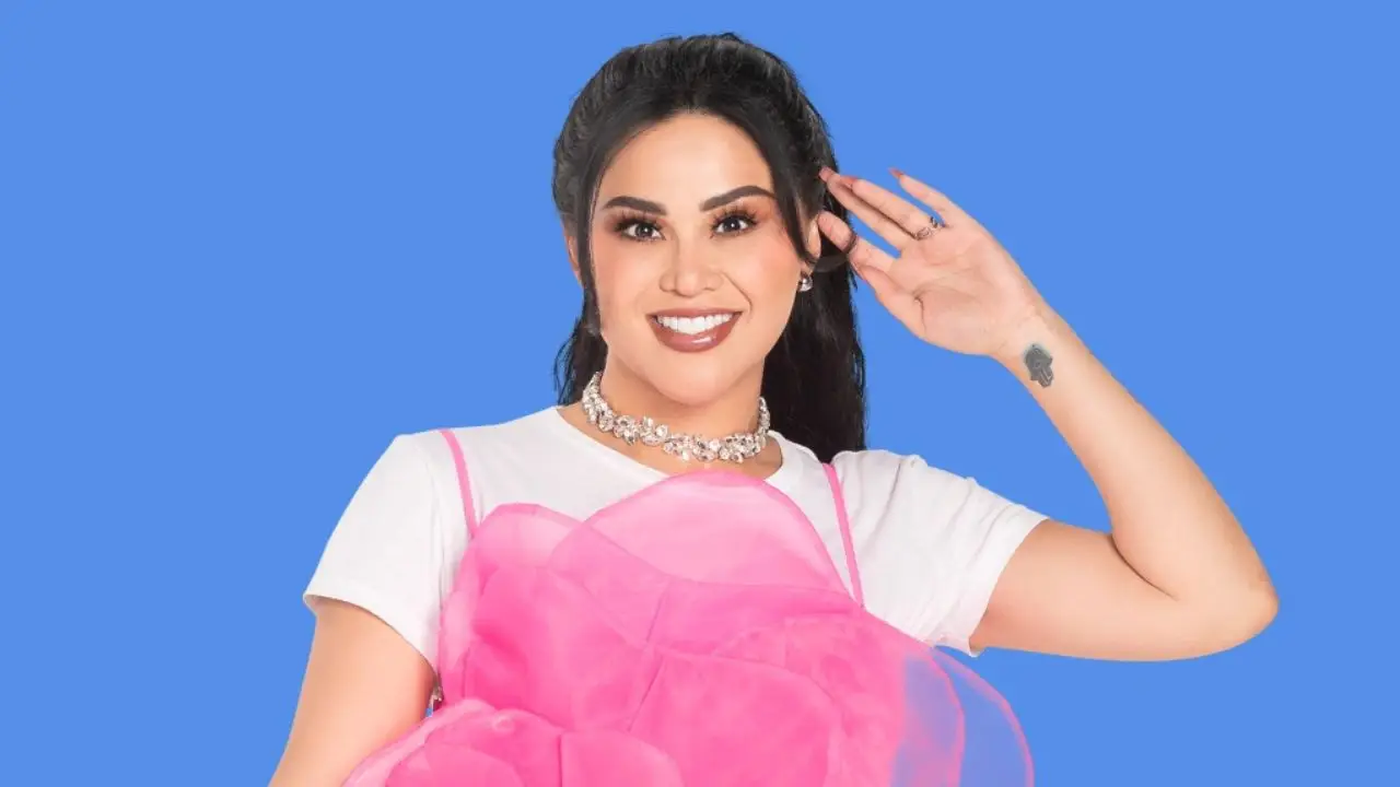 Gomita en una entrevista, abordando el tema de sus cirugías estéticas y su transformación.