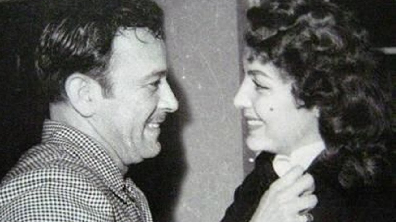 María Félix con una expresión pensativa, reflejando sus diferencias con Pedro Infante en su relación.