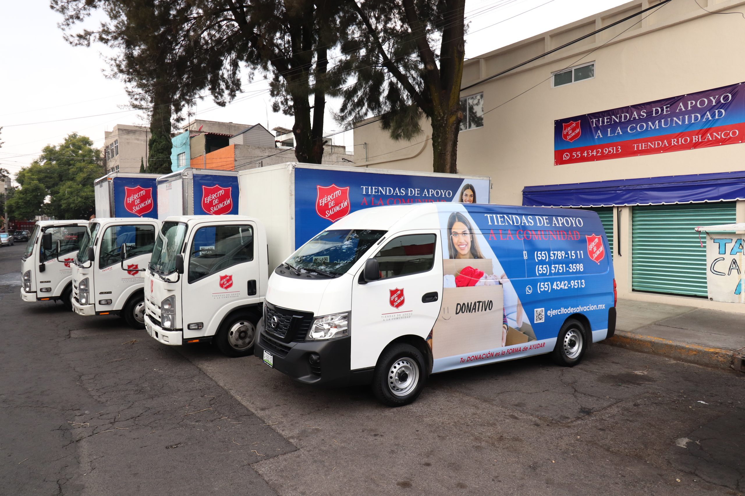 Contenedor de donaciones del Ejército de Salvación, una opción para donar ropa y juguetes en CDMX.