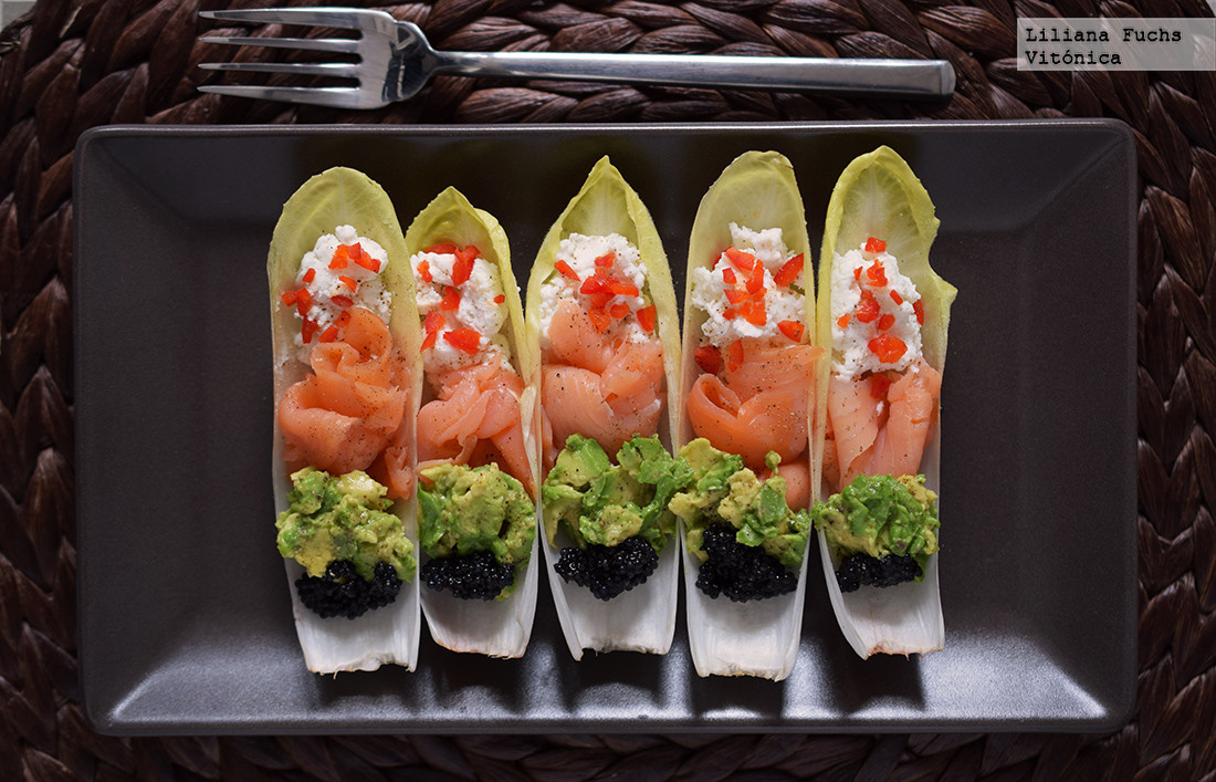 Selección de aperitivos bajos en hidratos de carbono, ideales para un menú de Navidad para diabéticos.