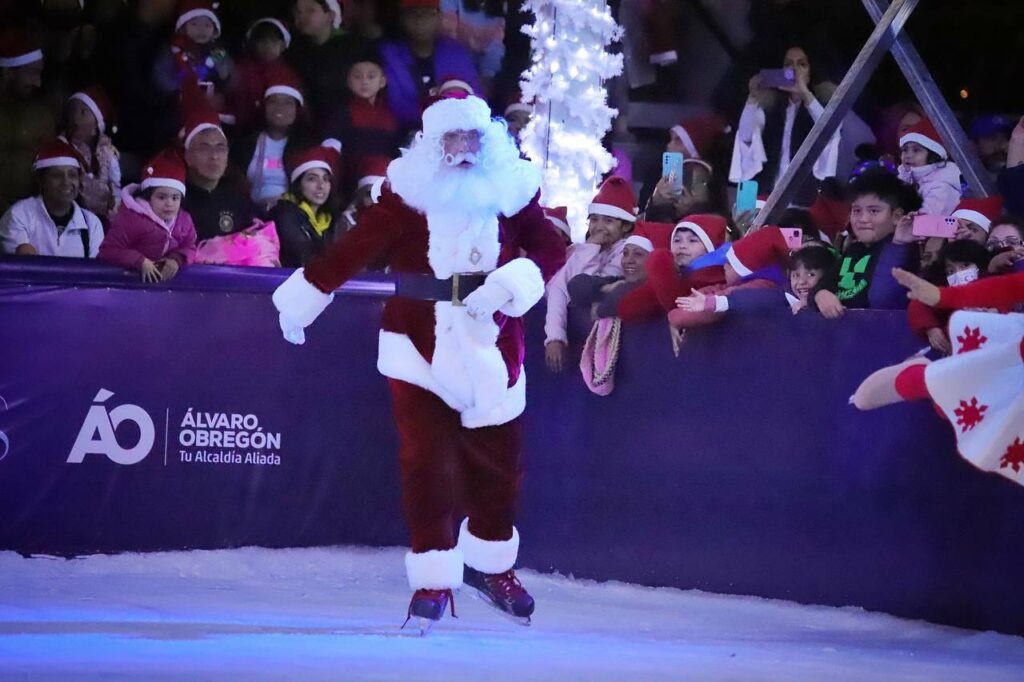Un par de patines de hielo listos para ser usados en las pistas de hielo gratuitas de la CDMX.