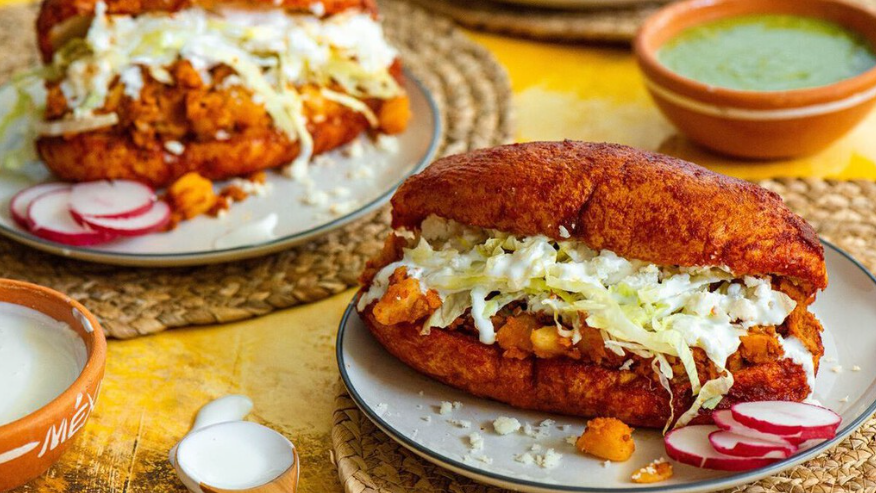 Pambazo de papa con chorizo