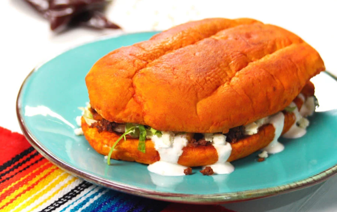 Pambazos de papa con chorizo: receta con sabor callejero en casa