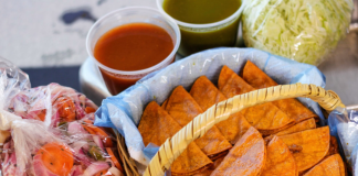 Receta de tacos de canasta de chicharrón y papa con chorizo