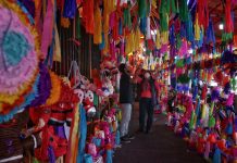 Guía de Piñatas en CDMX: Dónde encontrar las mejores para tus posadas Guía de Piñatas en CDMX- Dónde Encontrar las Mejores para tus Posadas