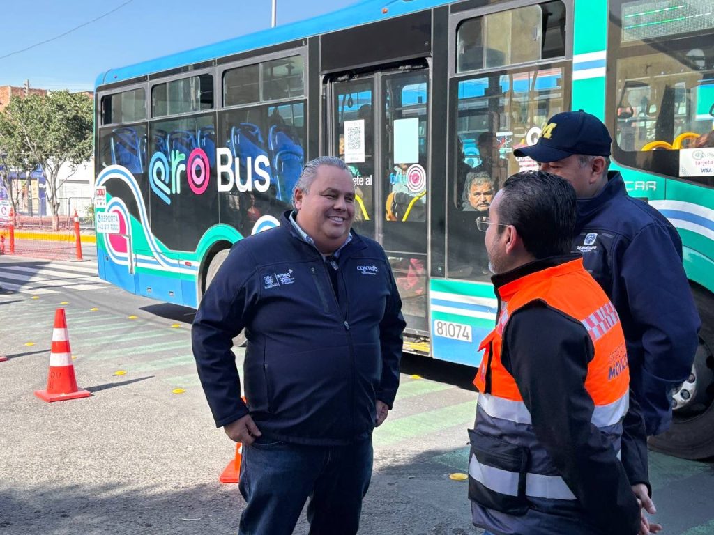 AMEQ identifica los horarios con mayor carga vehícular por obras del tren