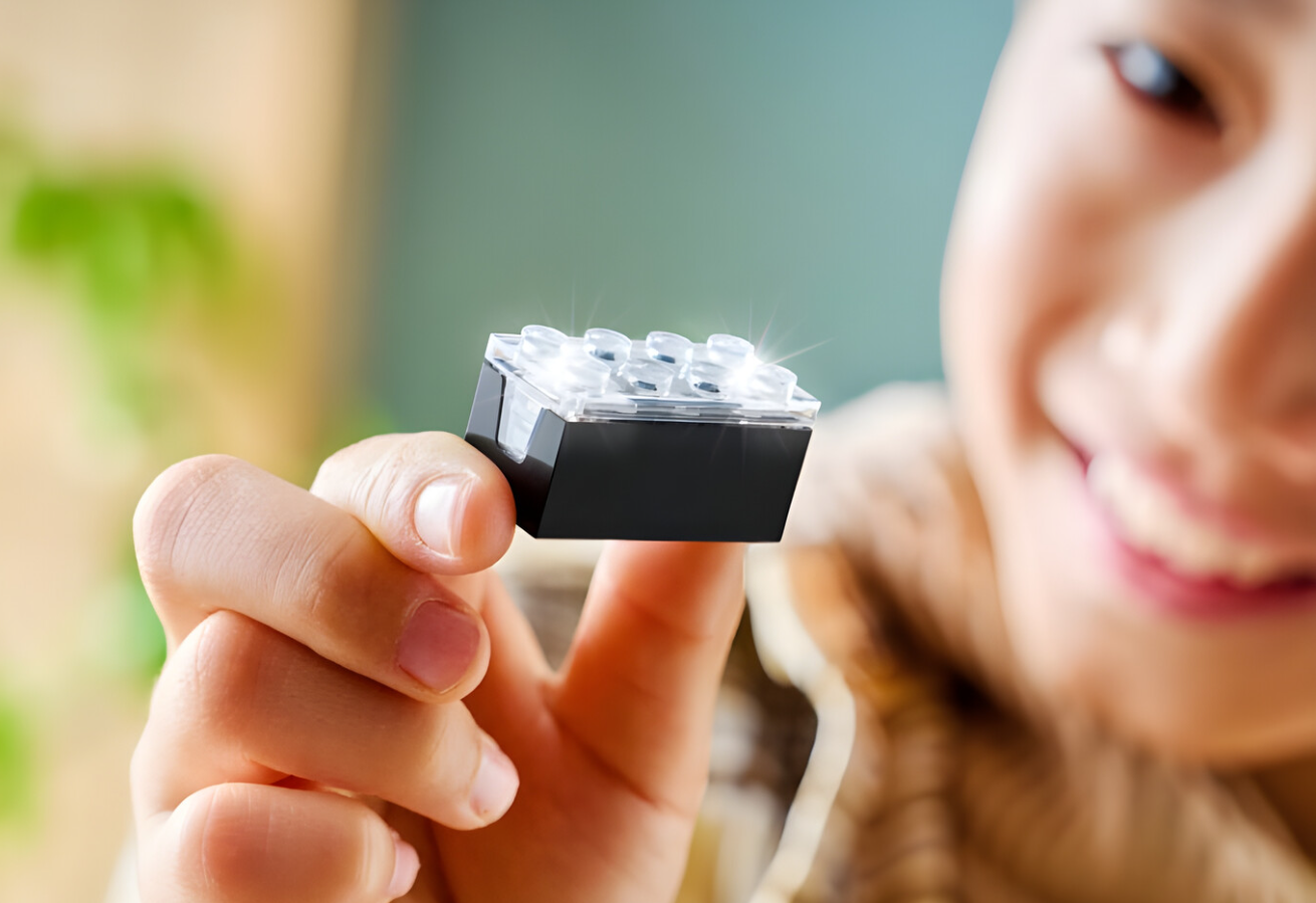 ¿Qué es Exactamente el LEGO Smart Brick? El Corazón de la Nueva Era