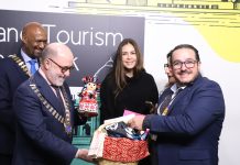 Querétaro y Madrid hermanan clubes Skal en FITUR