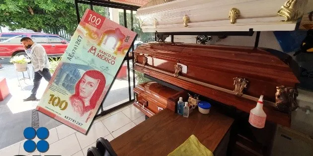 Una familia consolándose, simbolizando para quiénes aplica la deducción de gastos funerarios.