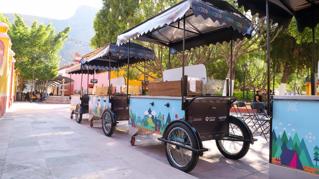 SECTUR entregó 21 carritos para venta de artesanía y alimentos en Peñamiller