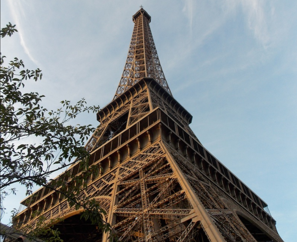 La opción de los valientes: acceder a la torre Eiffel por las escaleras