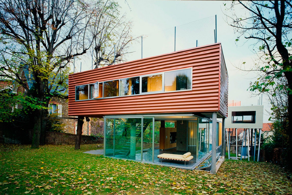 Casas de una planta con un estilo arquitectónico peculiar en la Villa Daviel, una calle menos conocida de París.