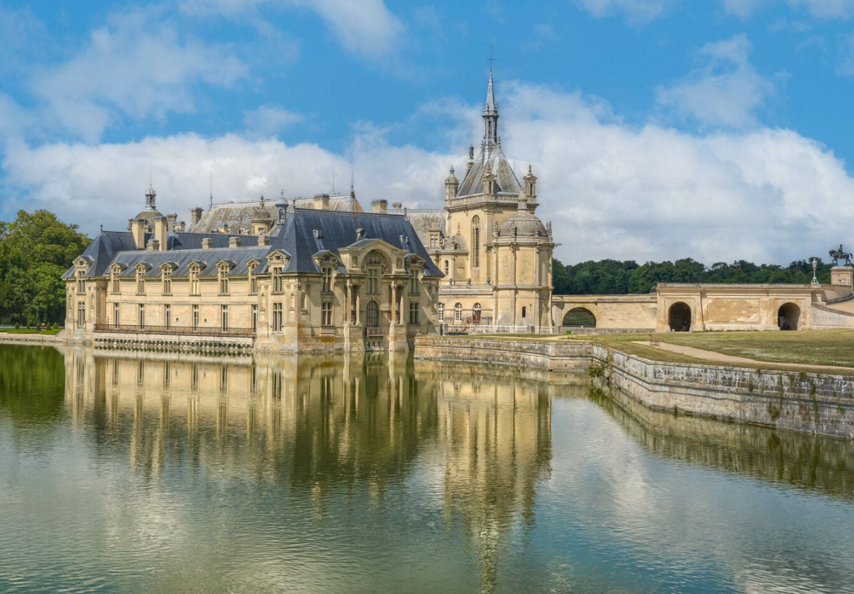 Castillo de chantilly: arte, caballos y jardines infinitos