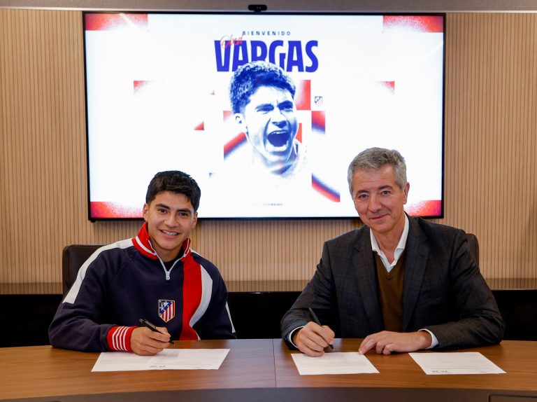 Obed Vargas firma para el Atlético de Madrid