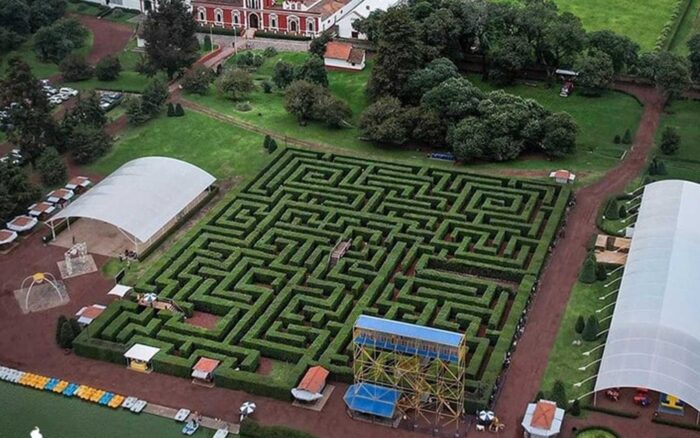 Vista aérea del laberinto inglés en Hacienda Panoaya, Amecameca.
