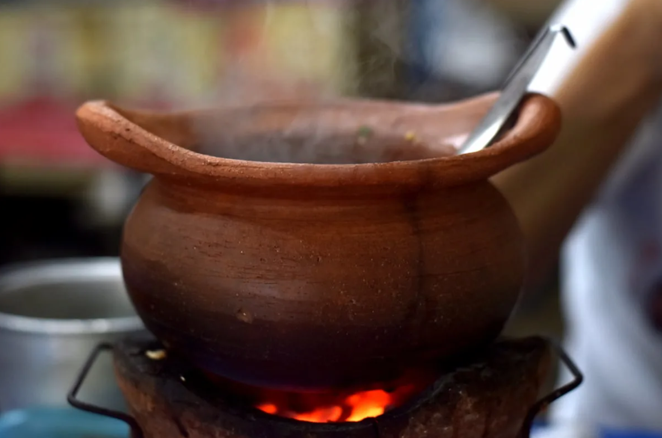 ¿Por Qué es tan Importante Curar una Olla de Barro?