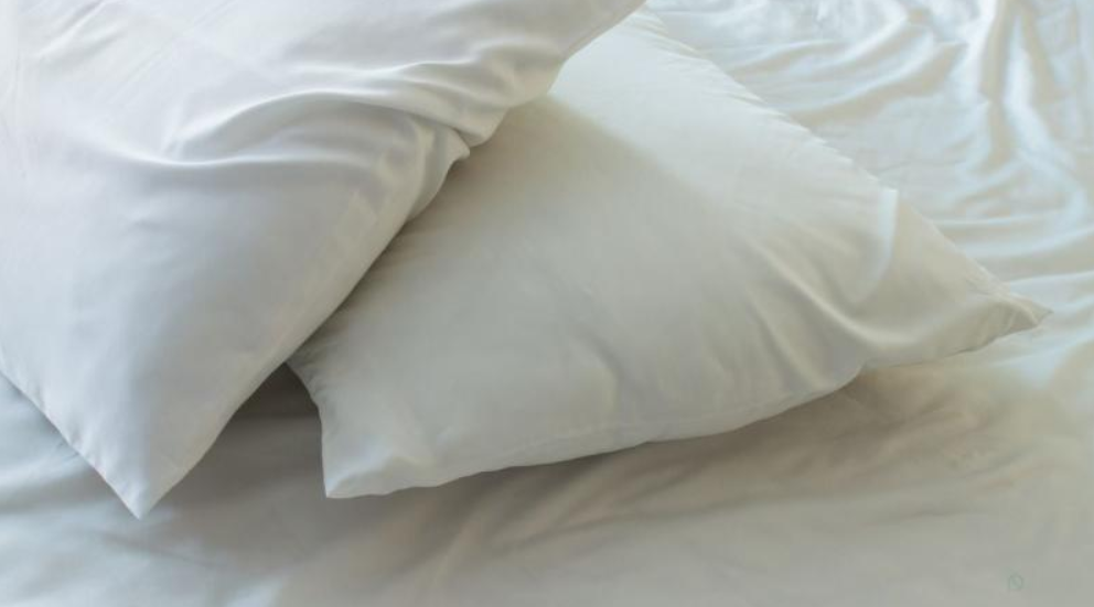 Mantén tus Almohadas Blancas por Más Tiempo