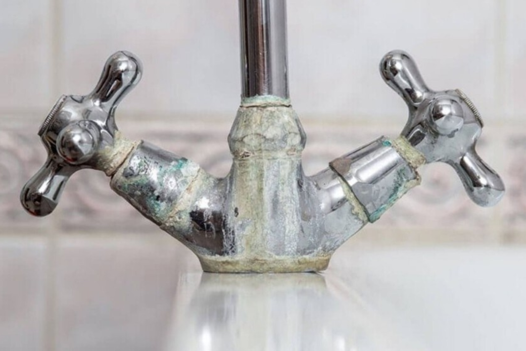 Cómo quitar el sarro de las llaves del agua