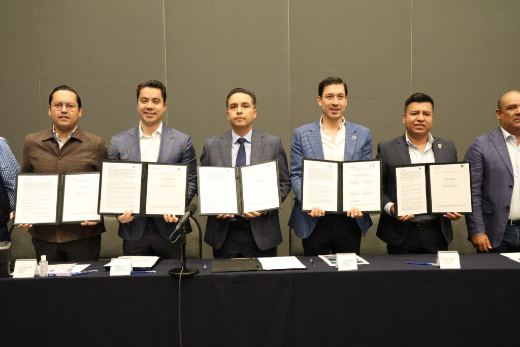 Municipios firman convenio que regula venta de alcohol en establecimientos