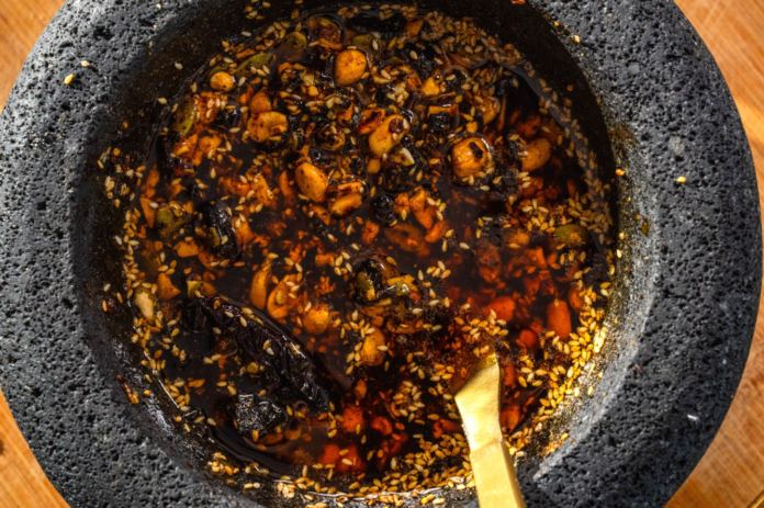 ¿Cómo hacer salsa macha casera? Receta más adictiva de México