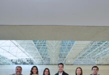 “Felifer” Macías hace ajustes a su equipo de trabajo "Felifer" Macías hace ajustes