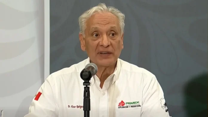 Pemex reconoce fuga en oleoducto