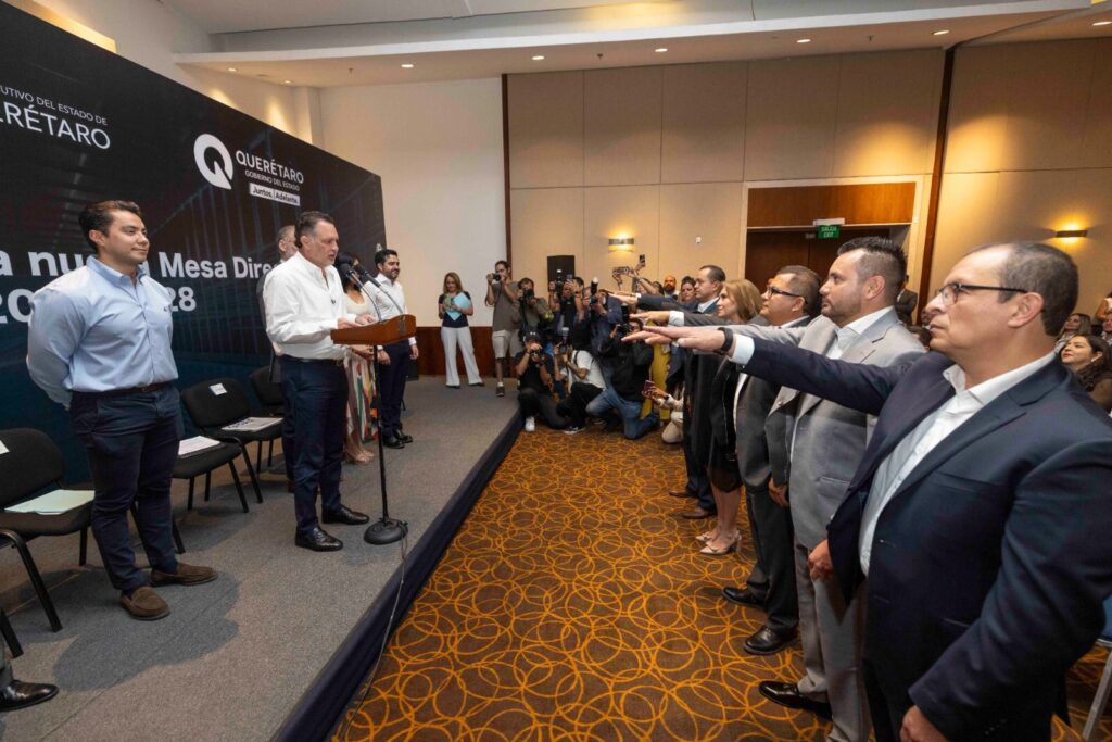 Kuri toma protesta a Mesa Directiva de la Asociación Mexicana de Data Centers