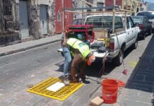 Querétaro coloca rejillas temporales para reforzar seguridad vial