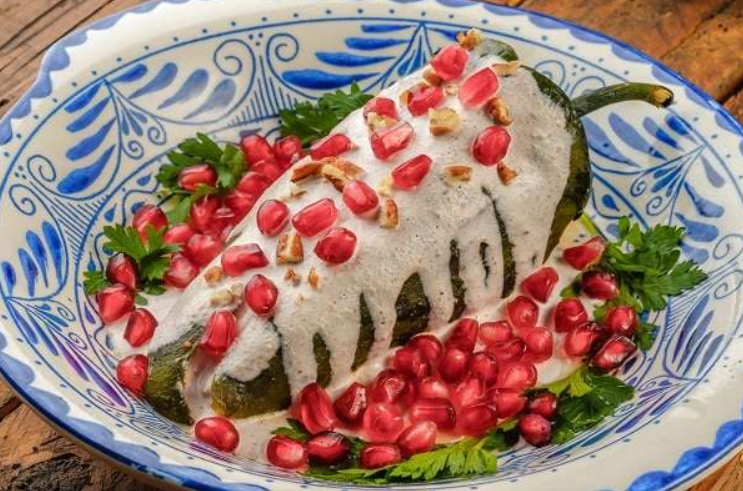 ¿Por qué los chiles en nogada representan a México?
