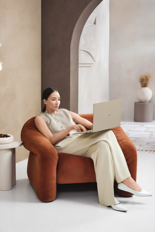 ASUS Zenbook A16