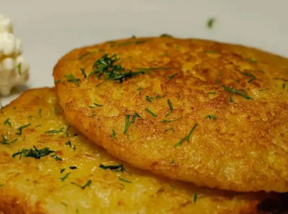 El secreto para preparar tortitas de camarón crujientes y aireadas