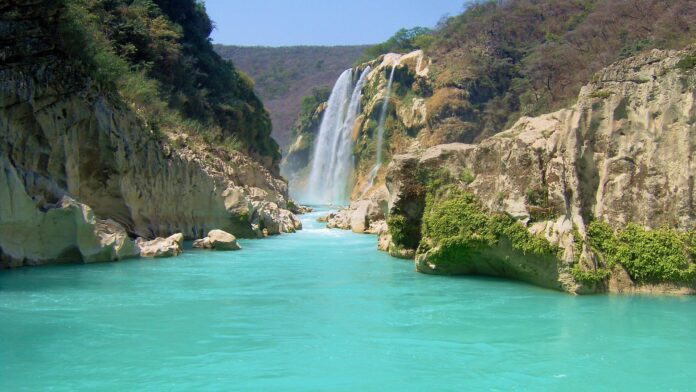 Guía completa para visitar la cascada de Tamul en San Luis Potosí: Ruta, presupuesto y más
