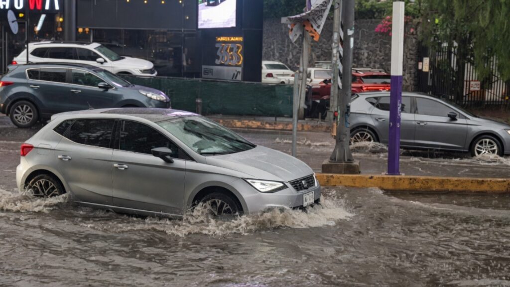 Cortes de luz en CDMX por la lluvia del 12 de mayo: alcaldías afectadas y qué pasó