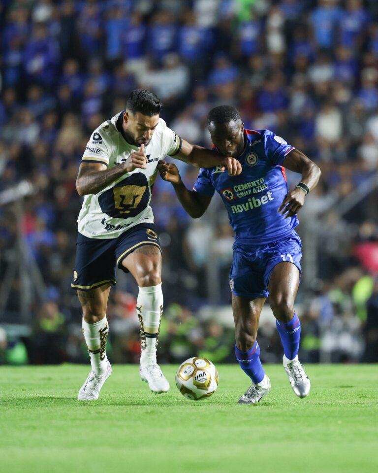 Cruz Azul y Pumas dejan en suspenso la final del futbol mexicano